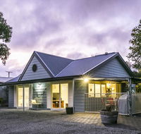 One Tree Bed and Breakfast - Holiday Cairns