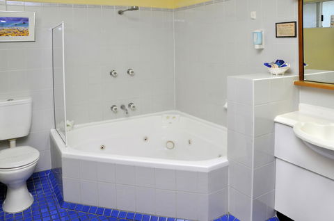 Aston Motel Yamba - Holiday Cairns 8