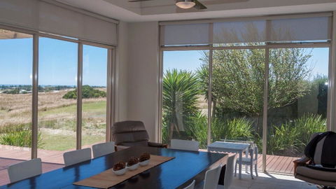 Golfers Paradise (18th Tee) - 52 Huntingdale Drive - Holiday Cairns 6