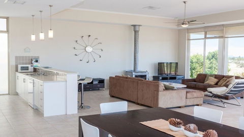 Golfers Paradise (18th Tee) - 52 Huntingdale Drive - Holiday Cairns 9