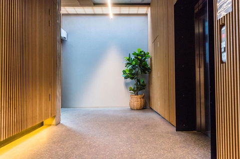 Modern 2 Bedroom+WIFI/Netflix/Parking+Great Views! - Holiday Cairns 11