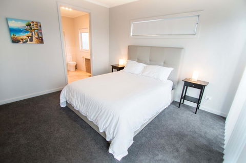 Wellington Lake Retreat - Holiday Cairns 15