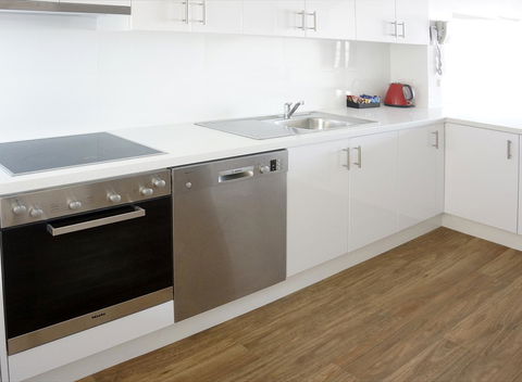 Oceanside 23 - Holiday Cairns 13