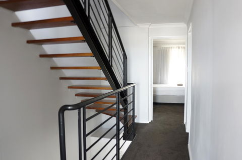 Oceanside 23 - Holiday Cairns 17