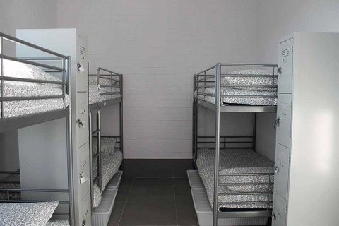 Perth City Backpackers Hostel - Note - Valid Passport Required To Check In - Holiday Cairns 5