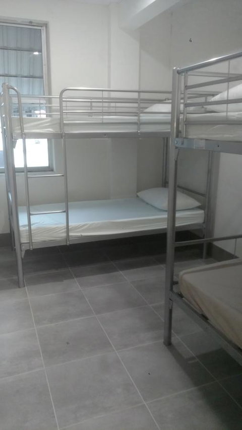 Perth City Backpackers Hostel - Note - Valid Passport Required To Check In - Holiday Cairns 21