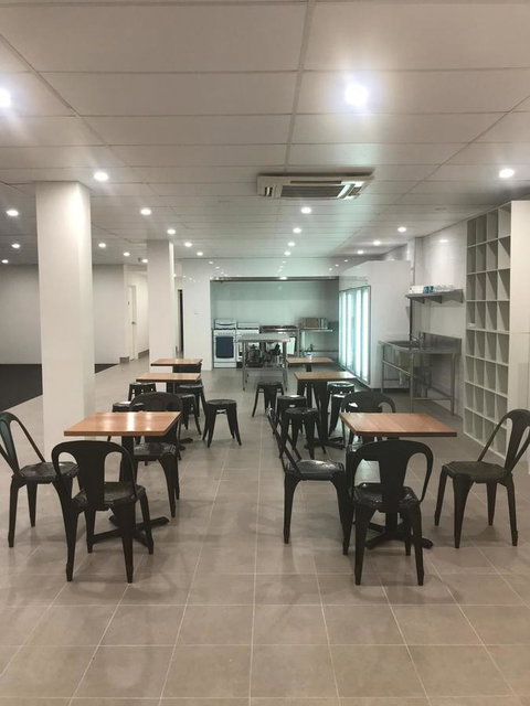 Perth City Backpackers Hostel - Note - Valid Passport Required To Check In - Holiday Cairns 7