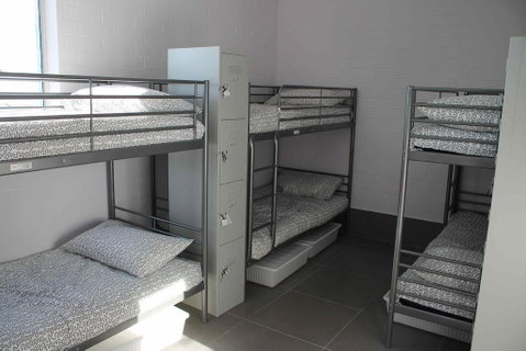 Perth City Backpackers Hostel - Note - Valid Passport Required To Check In - Holiday Cairns 0