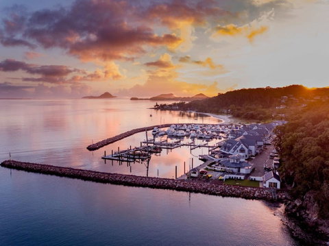 Anchorage Port Stephens - Holiday Cairns 2