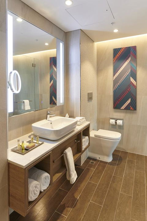 Doubletree By Hilton Perth Northbridge - Holiday Cairns 13