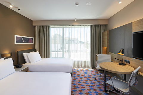Doubletree By Hilton Perth Northbridge - Holiday Cairns 2