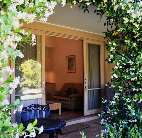 Grapevines Boutique Accommodation - Holiday Cairns 7