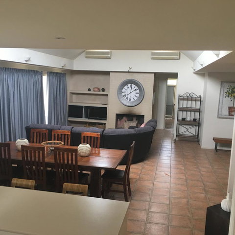Grapevines Boutique Accommodation - Holiday Cairns 4