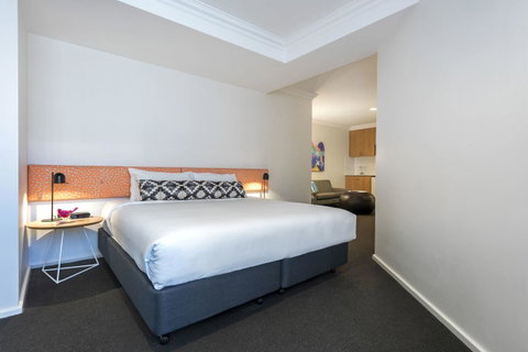 Oaks Perth Hotel - Holiday Cairns 2