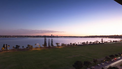 Crowne Plaza Perth, An IHG Hotel - Holiday Cairns 1