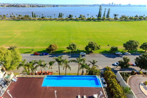 Crowne Plaza Perth, An IHG Hotel - Holiday Cairns 0