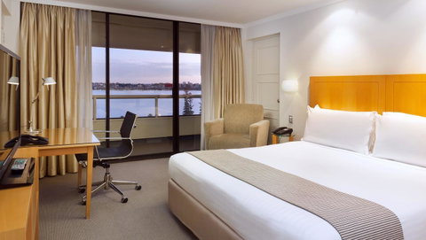 Crowne Plaza Perth, An IHG Hotel - Holiday Cairns 3