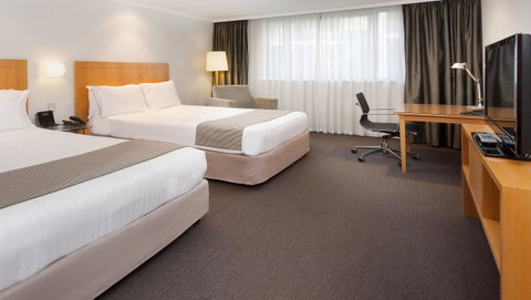 Crowne Plaza Perth, An IHG Hotel - Holiday Cairns 10