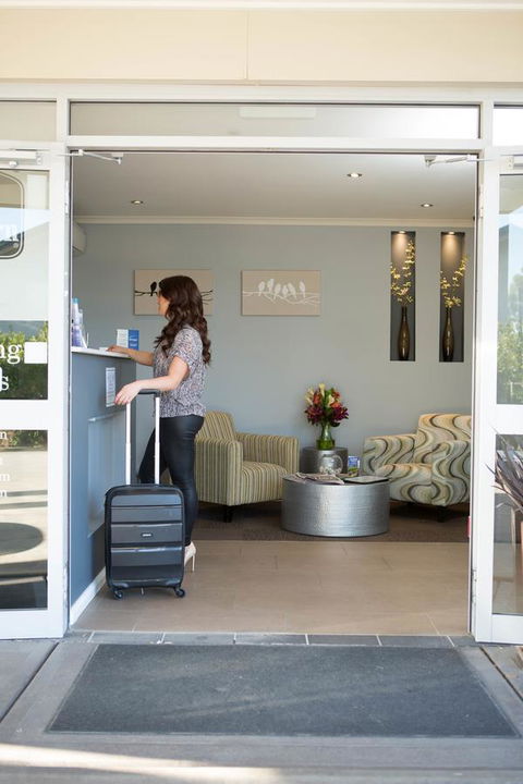 Hunter Gateway Motel - Holiday Cairns 1