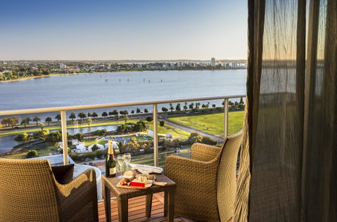 Fraser Suites Perth - Holiday Cairns 1