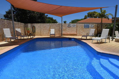 Kalbarri Seafront Villas - Holiday Cairns 8