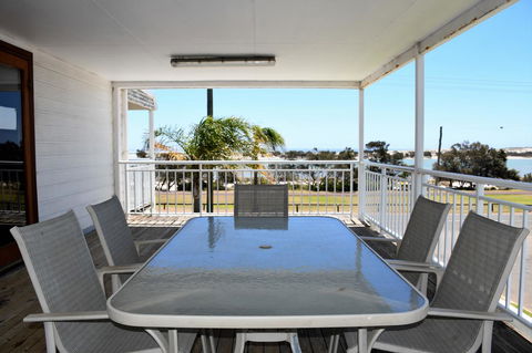 Kalbarri Seafront Villas - Holiday Cairns 4