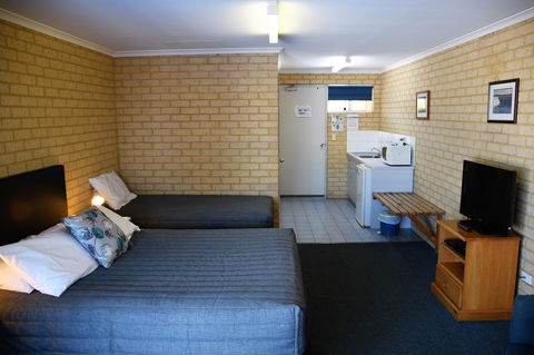 Kalbarri Seafront Villas - Holiday Cairns 27