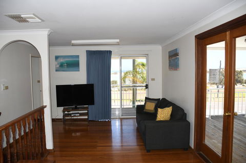 Kalbarri Seafront Villas - Holiday Cairns 5
