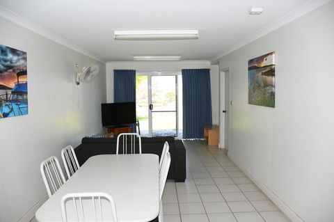 Kalbarri Seafront Villas - Holiday Cairns 3