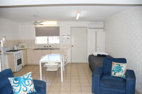 Kalbarri Seafront Villas - Holiday Cairns 17