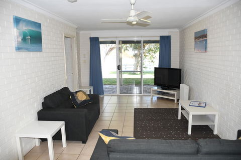 Kalbarri Seafront Villas - Holiday Cairns 13