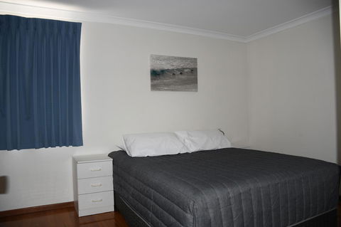 Kalbarri Seafront Villas - Holiday Cairns 1