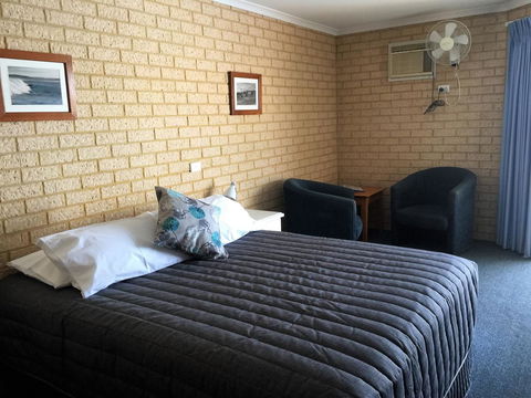 Kalbarri Seafront Villas - Holiday Cairns 28