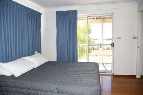 Kalbarri Seafront Villas - Holiday Cairns 2