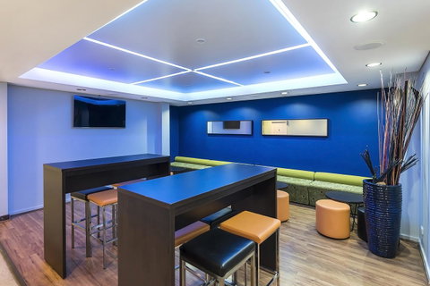Quality Hotel Ambassador Perth - Holiday Cairns 18