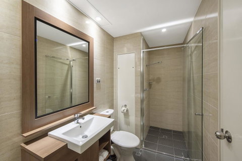 Quality Hotel Ambassador Perth - Holiday Cairns 12