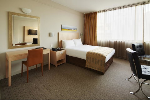 Quality Hotel Ambassador Perth - Holiday Cairns 19