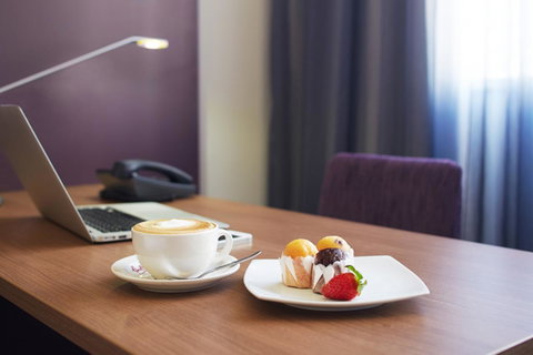 Quality Hotel Ambassador Perth - Holiday Cairns 11