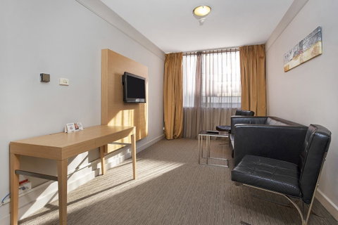 Quality Hotel Ambassador Perth - Holiday Cairns 27