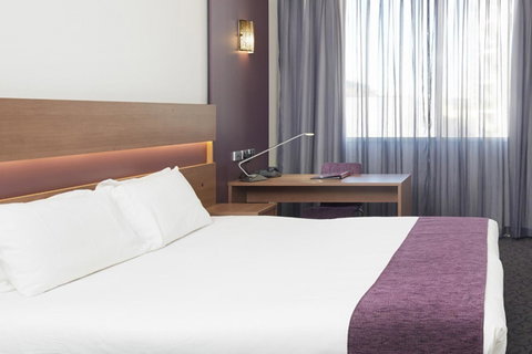 Quality Hotel Ambassador Perth - Holiday Cairns 5