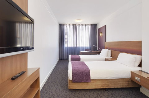 Quality Hotel Ambassador Perth - Holiday Cairns 10
