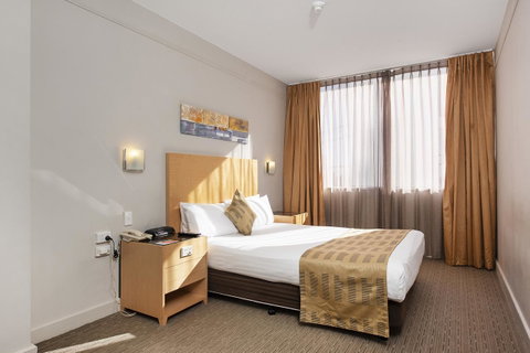 Quality Hotel Ambassador Perth - Holiday Cairns 26