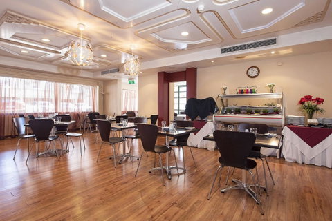 Quality Hotel Ambassador Perth - Holiday Cairns 15