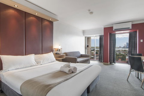 Metro Hotel Perth - Holiday Cairns 0