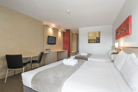 Metro Hotel Perth - Holiday Cairns 24