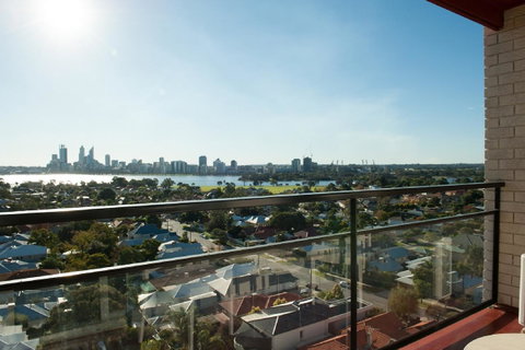 Metro Hotel Perth - Holiday Cairns 6