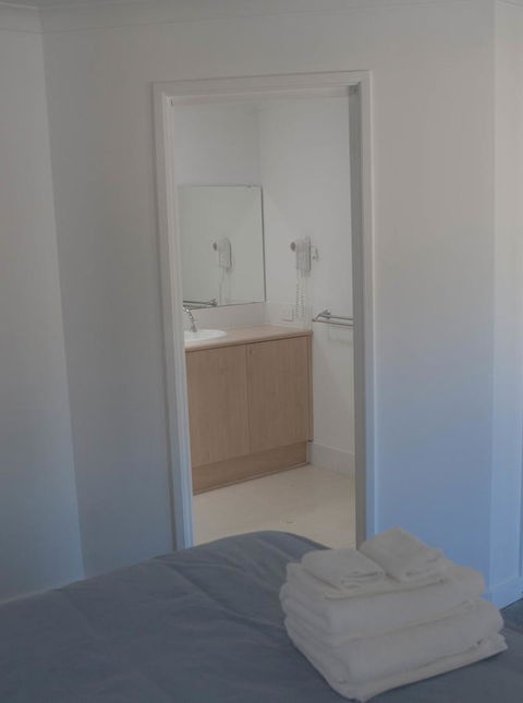 FortyTwo - Oceanside Retreat Busselton - Holiday Cairns 43