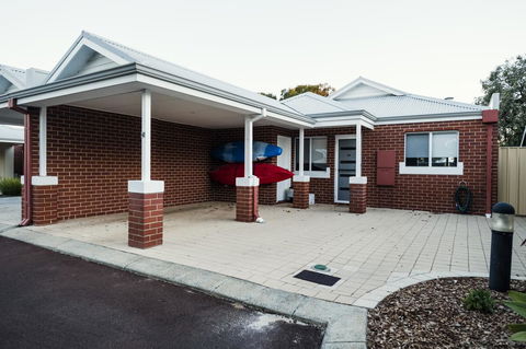 FortyTwo - Oceanside Retreat Busselton - Holiday Cairns 4