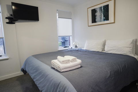 FortyTwo - Oceanside Retreat Busselton - Holiday Cairns 3