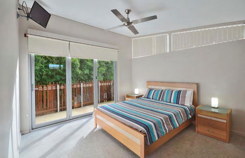 Crescent Head Spa Villa - Holiday Cairns 3